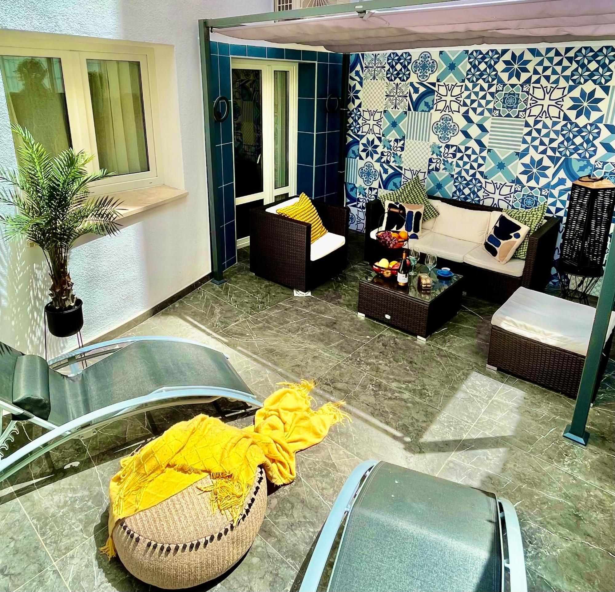 Arte Apartamento Dos Colores อาลิกันเต ภายนอก รูปภาพ