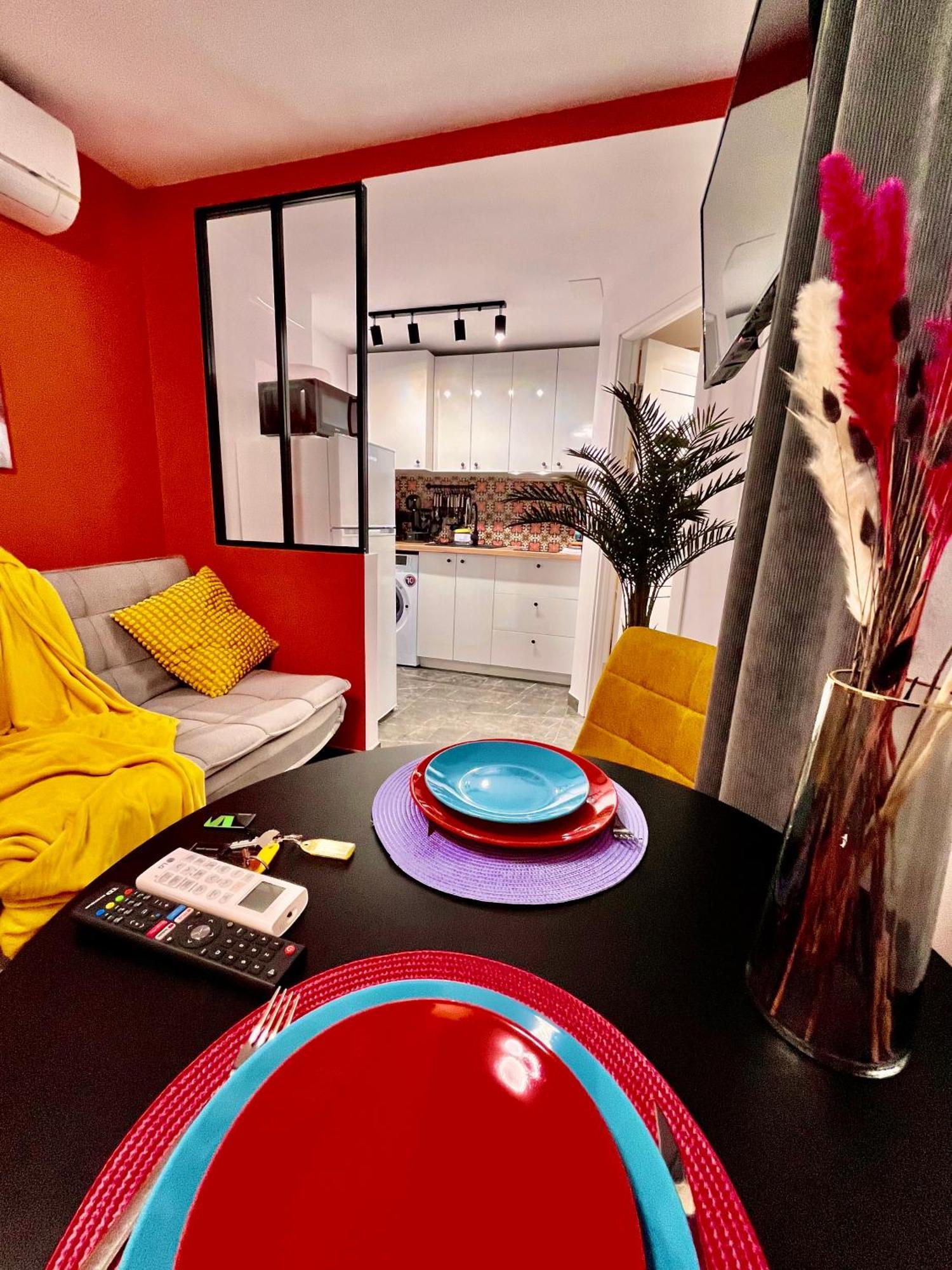 Arte Apartamento Dos Colores อาลิกันเต ภายนอก รูปภาพ