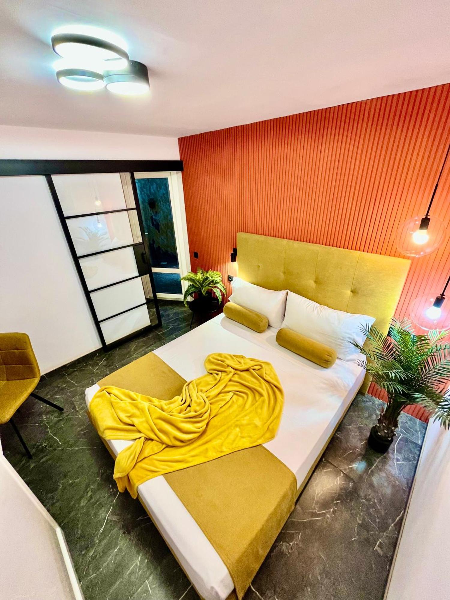 Arte Apartamento Dos Colores อาลิกันเต ภายนอก รูปภาพ
