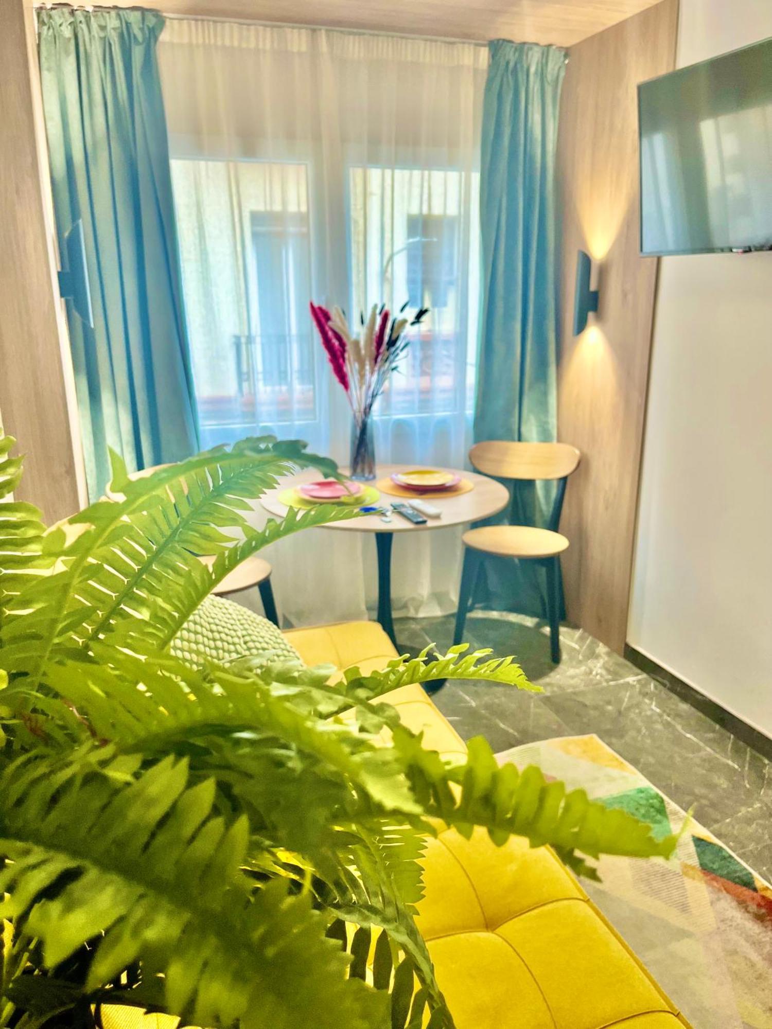 Arte Apartamento Dos Colores อาลิกันเต ภายนอก รูปภาพ