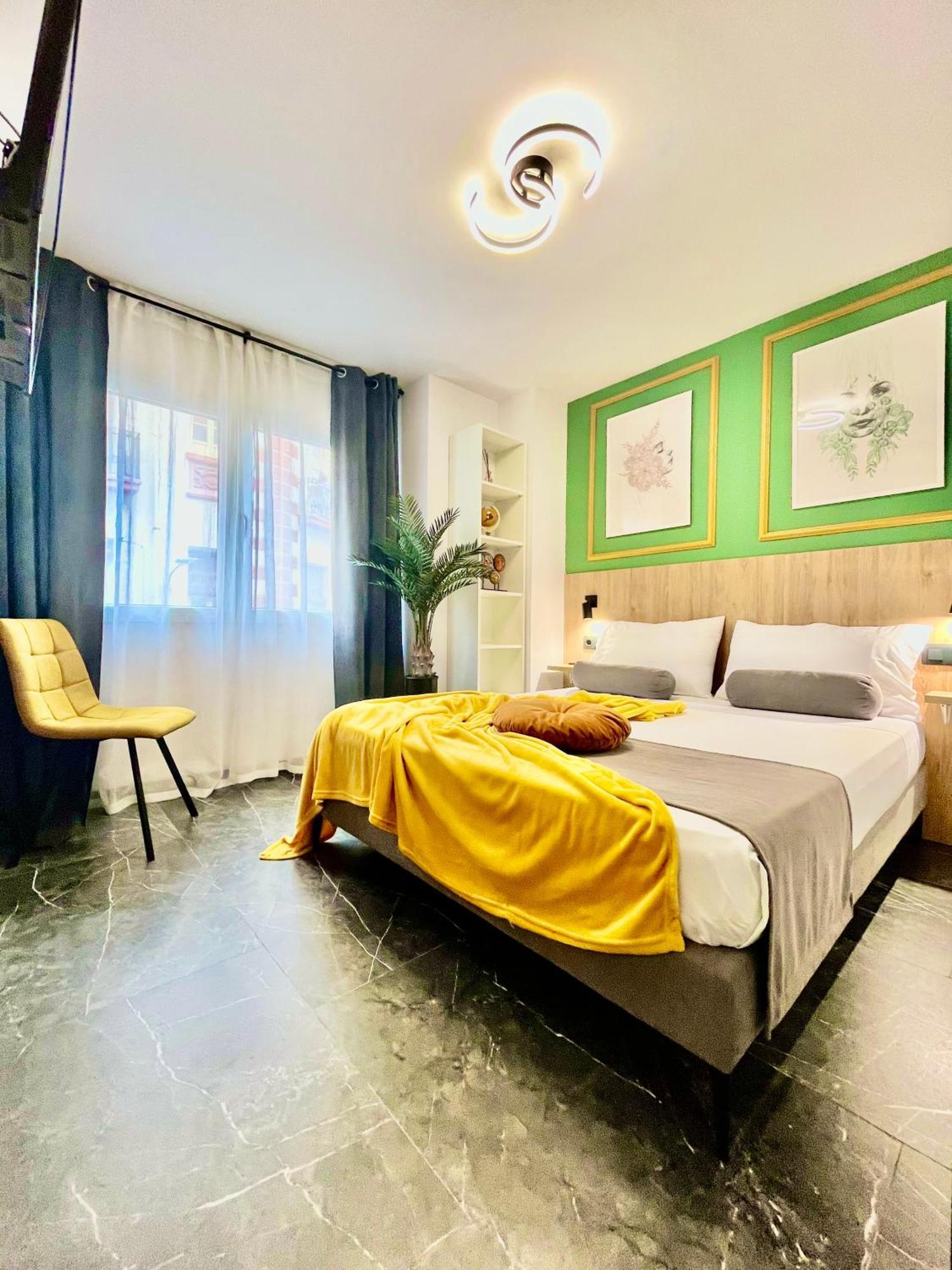Arte Apartamento Dos Colores อาลิกันเต ภายนอก รูปภาพ