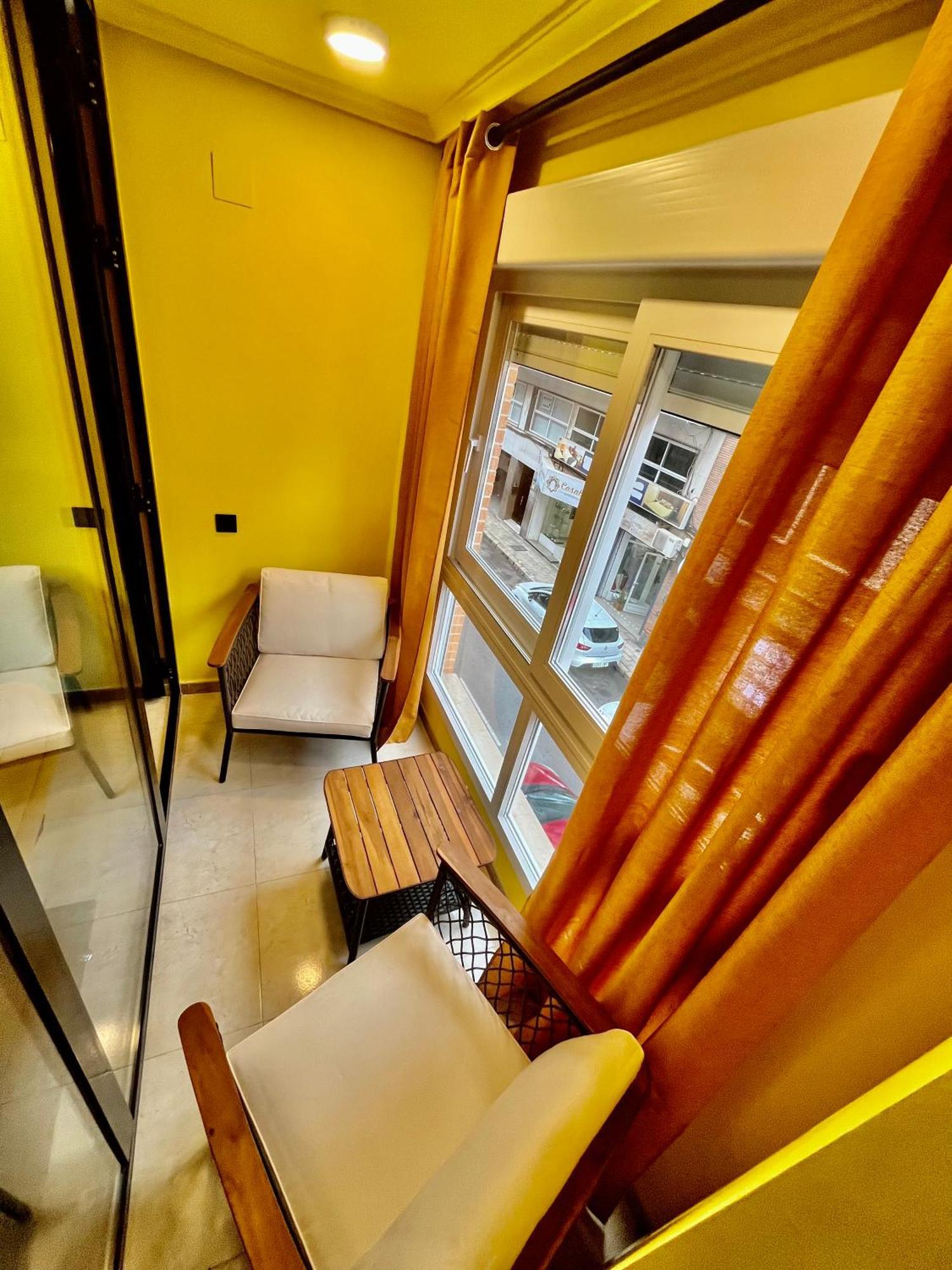 Arte Apartamento Dos Colores อาลิกันเต ภายนอก รูปภาพ