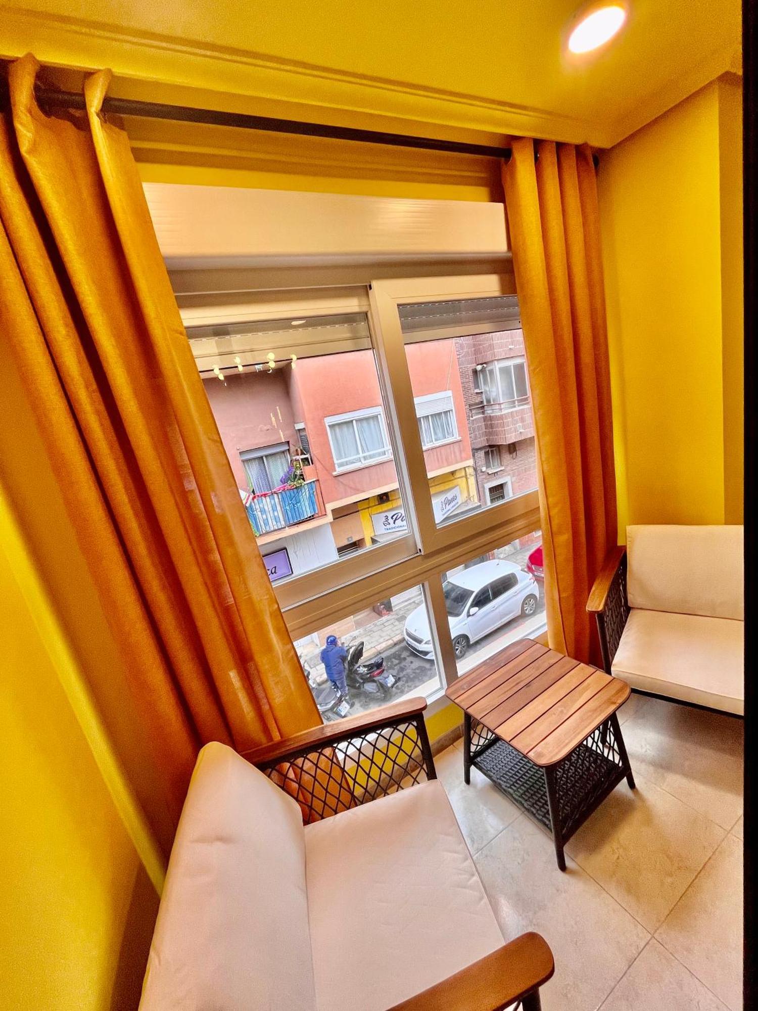 Arte Apartamento Dos Colores อาลิกันเต ภายนอก รูปภาพ