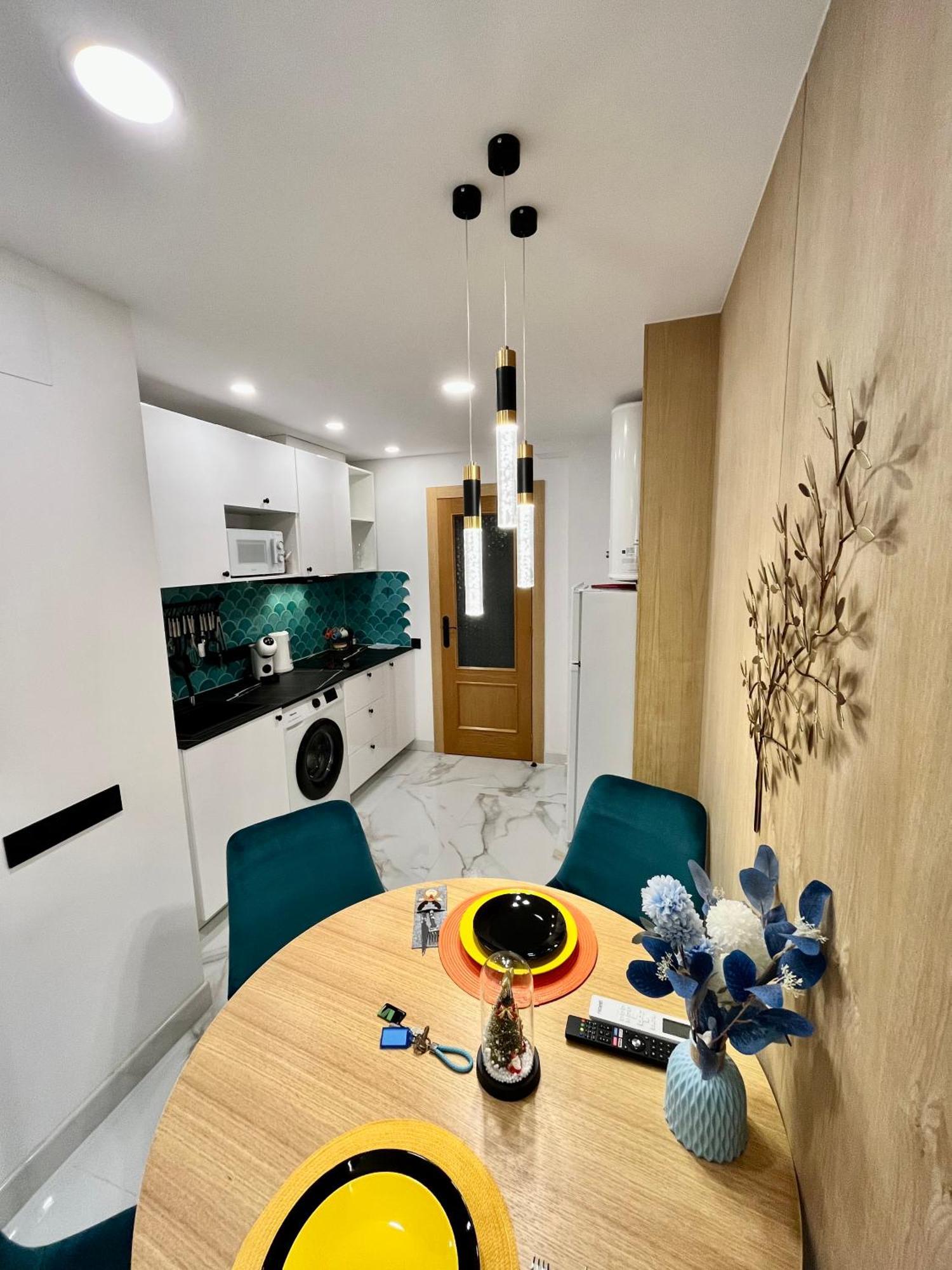 Arte Apartamento Dos Colores อาลิกันเต ภายนอก รูปภาพ